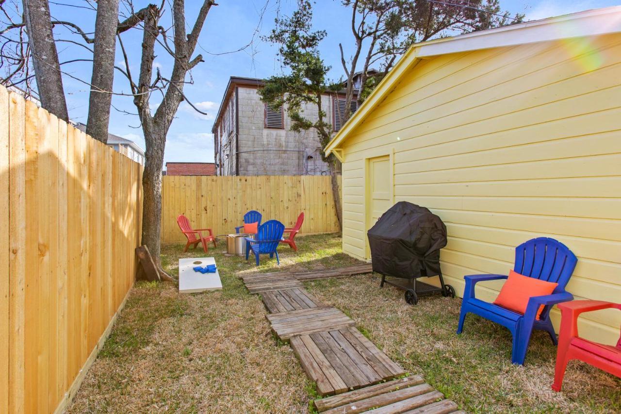 Chateau Des Amis Galveston Exterior photo